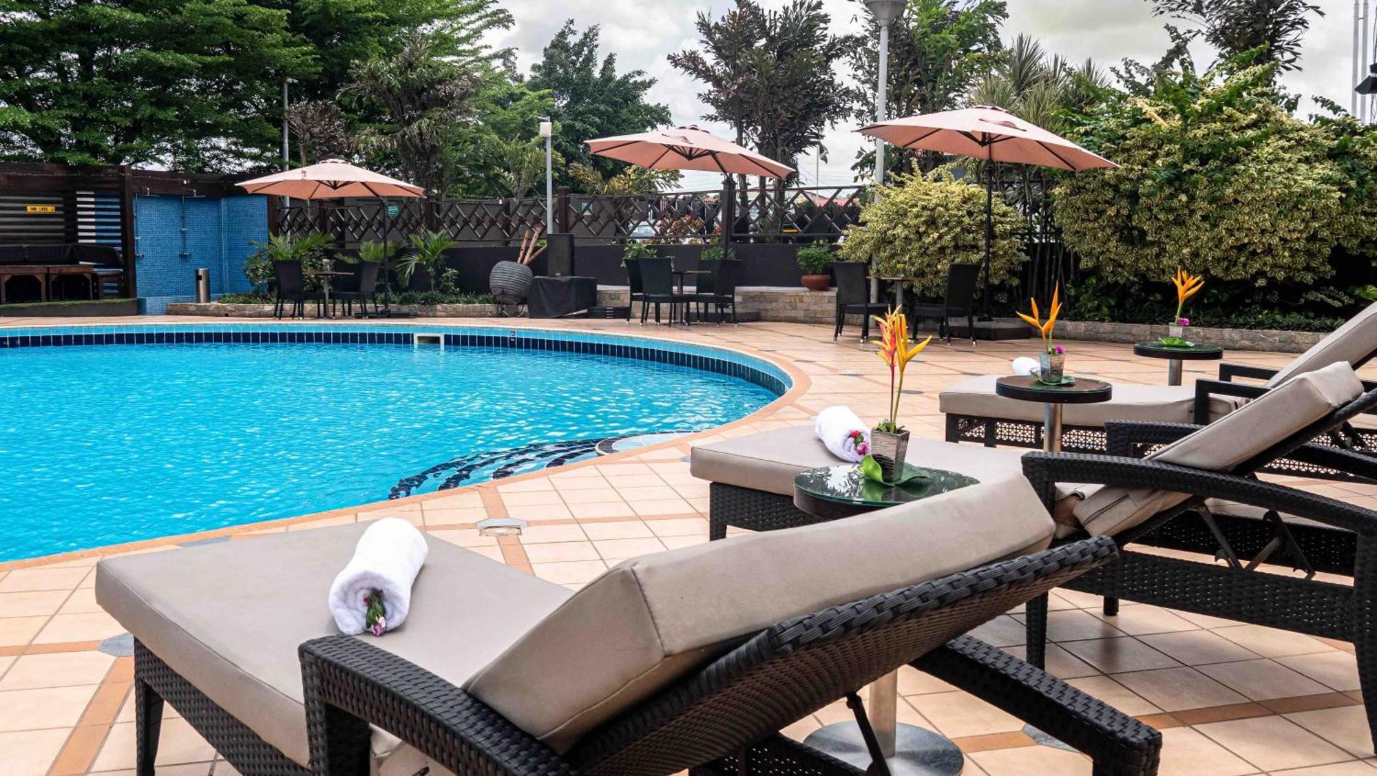 Oak Plaza Hotels East Airport Akra Dış mekan fotoğraf