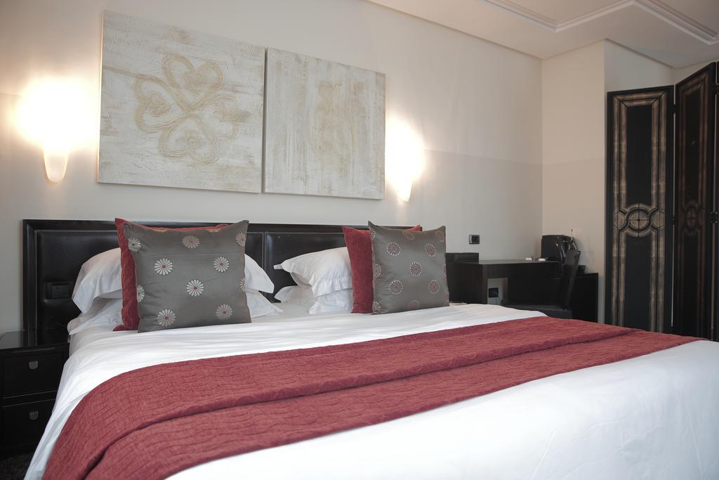 Oak Plaza Hotels East Airport Akra Dış mekan fotoğraf