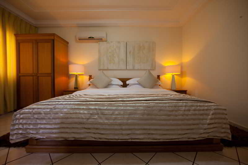 Oak Plaza Hotels East Airport Akra Dış mekan fotoğraf