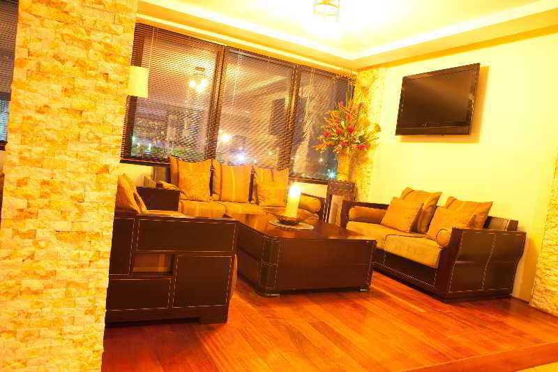 Oak Plaza Hotels East Airport Akra Dış mekan fotoğraf