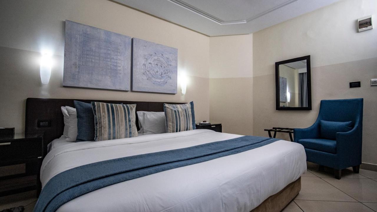 Oak Plaza Hotels East Airport Akra Dış mekan fotoğraf