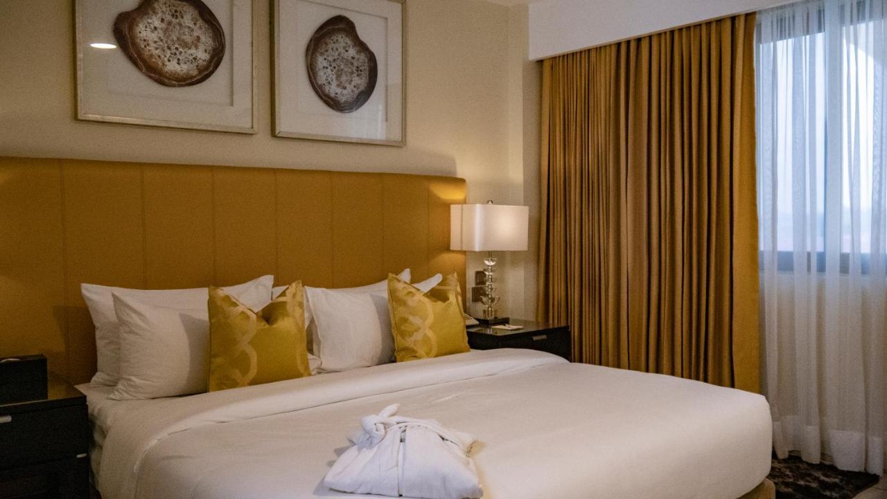 Oak Plaza Hotels East Airport Akra Dış mekan fotoğraf