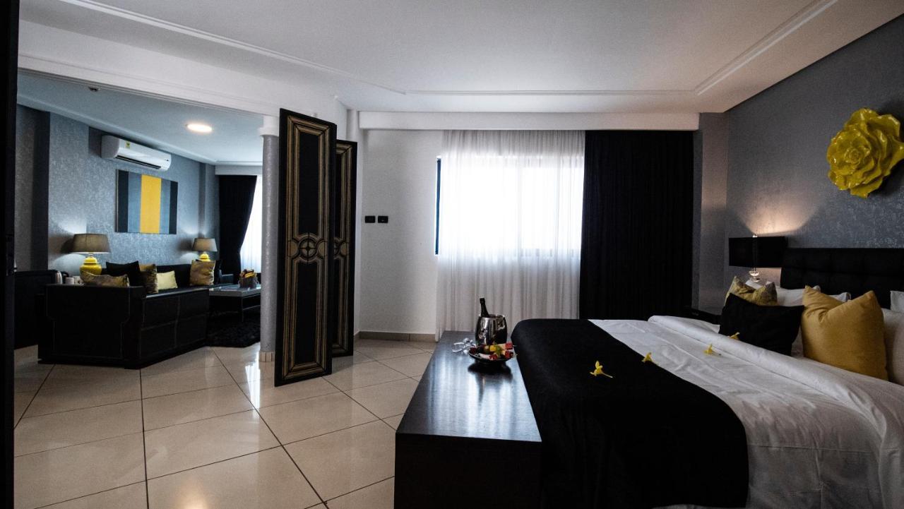 Oak Plaza Hotels East Airport Akra Dış mekan fotoğraf